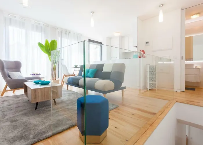 Appartement avec 1 chambre(s) de 70 m² et 1 salle(s) de bains privée(s) à Cedofeita